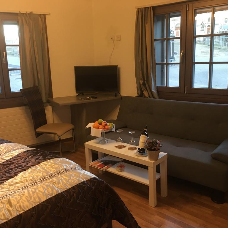 Hotel Sonne 아인지델른 외부 사진
