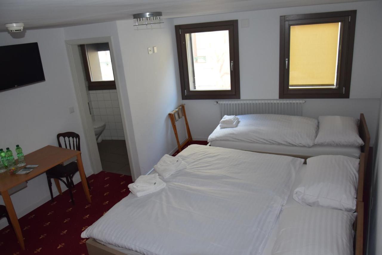 Hotel Sonne 아인지델른 외부 사진